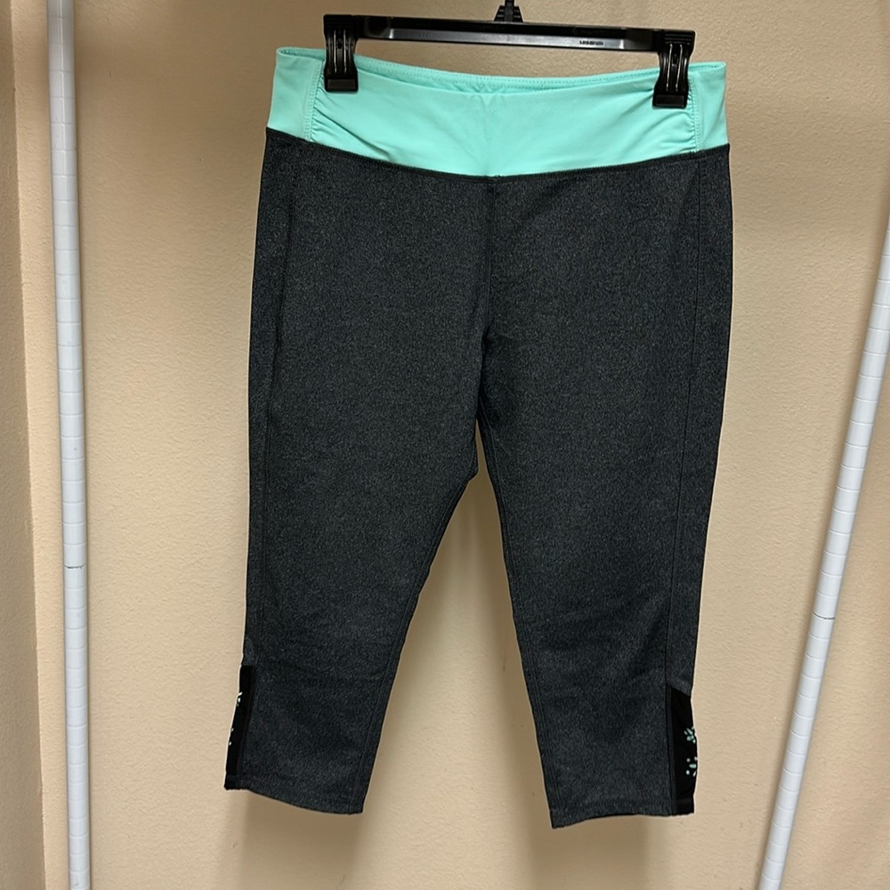 Kyodan Carpi Leggings Womens Large gray with light green band & leg accents
